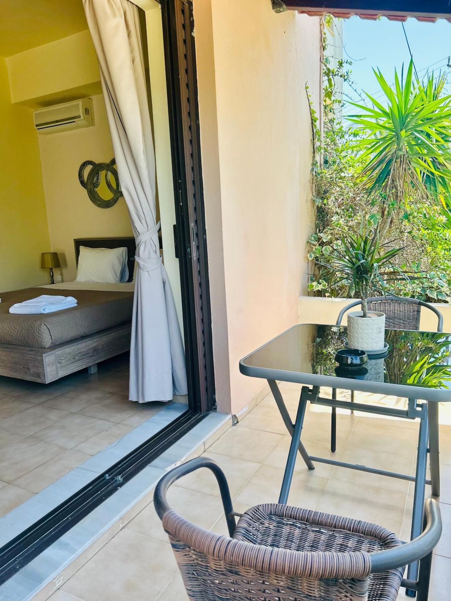 Esperia Apartments Πλατανές Εξωτερικό φωτογραφία